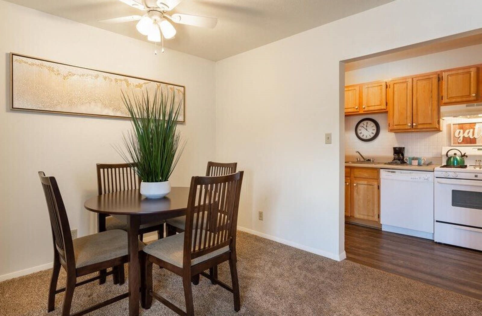 Indian Springs Apartments | Apartments in South Bend, IN